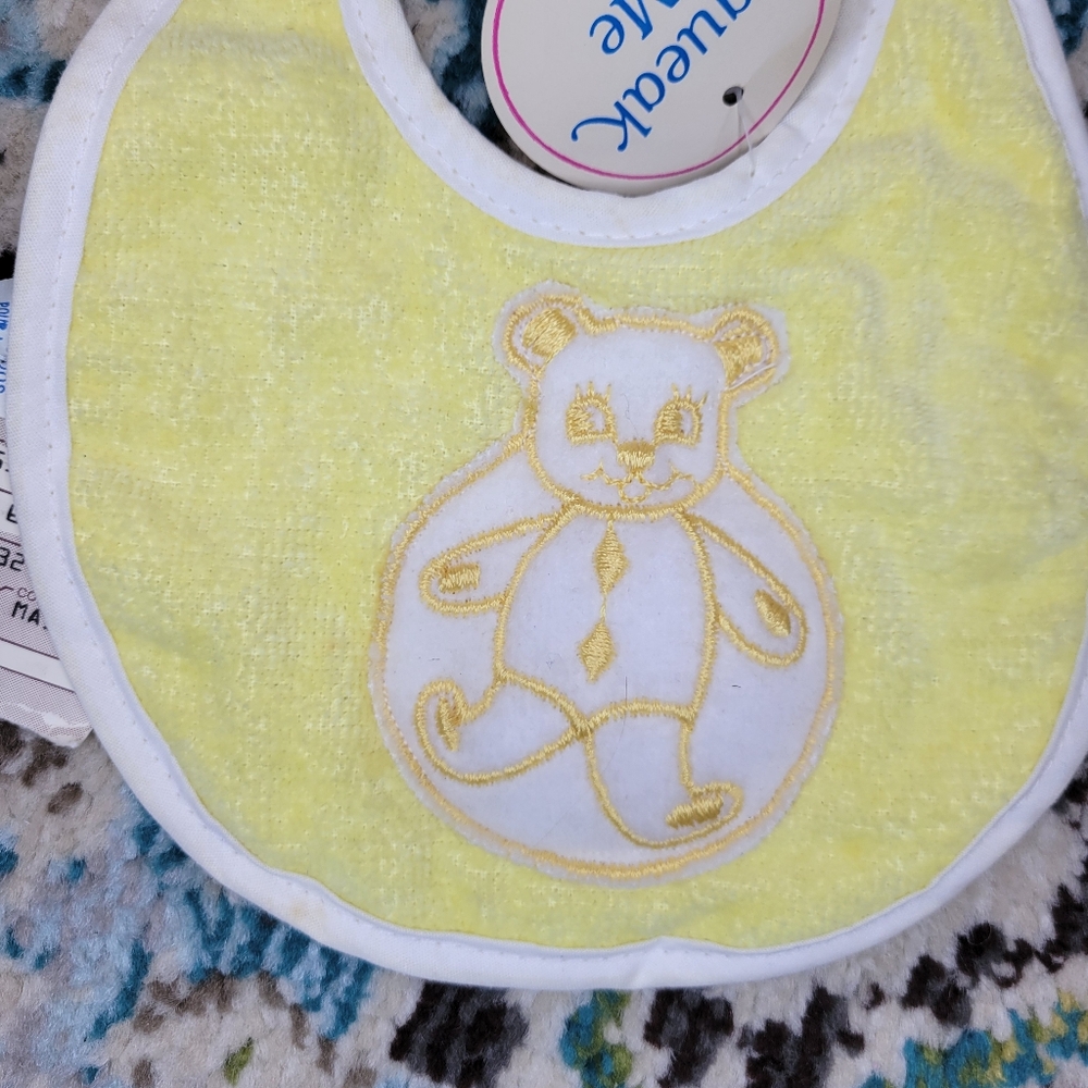 Vintage Yellow Squeaking Bear Infant Bib With Tag, Bear Squeaks So Cute! - Picture 2 of 6